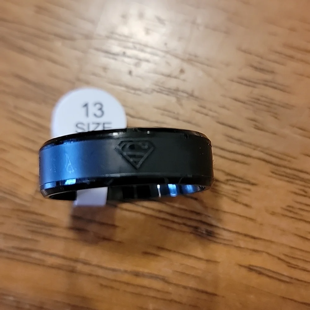 Superman Ring - Picture 1 of 3